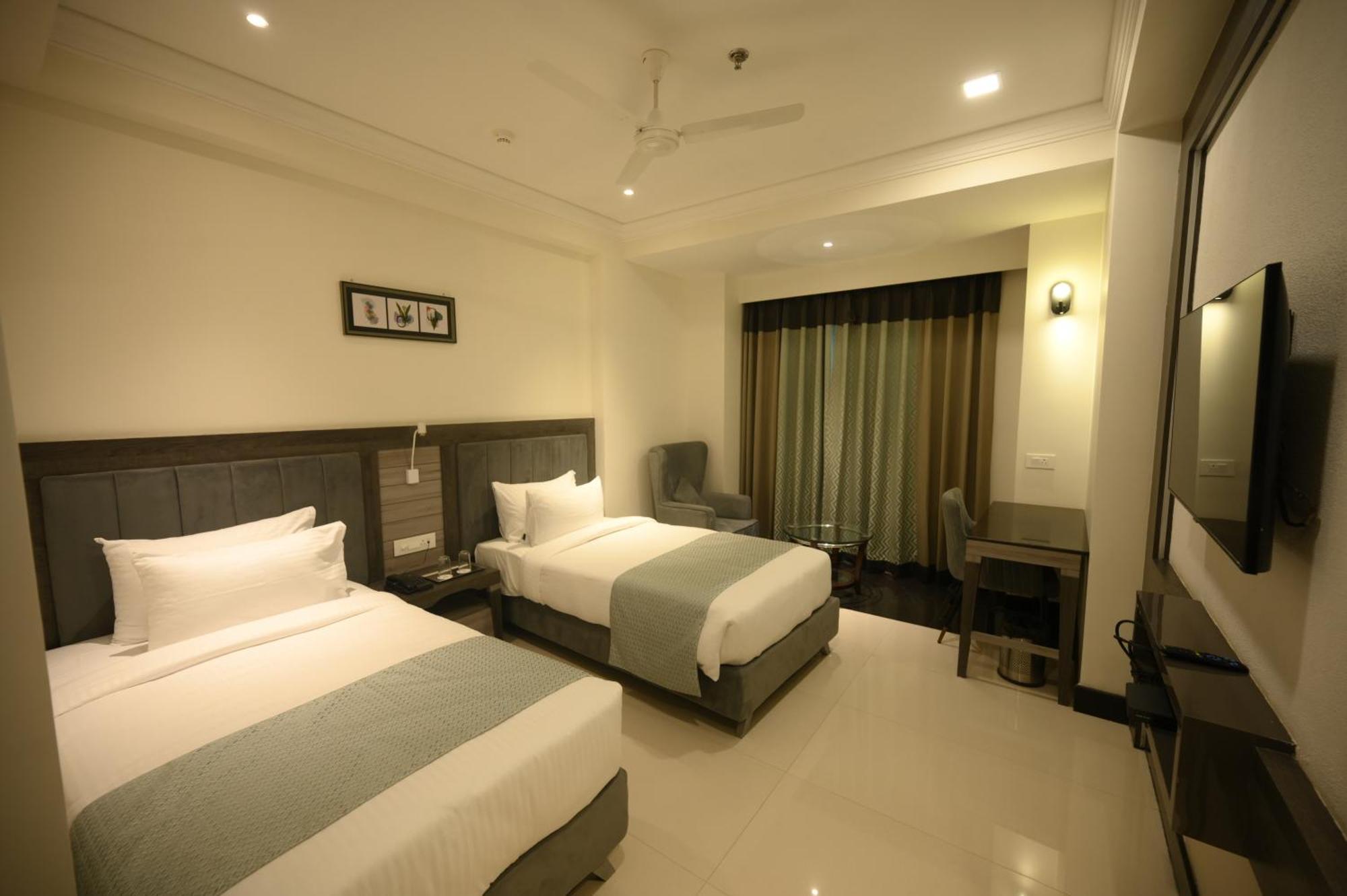 The Mudra Hotel Varanasi Exterior photo